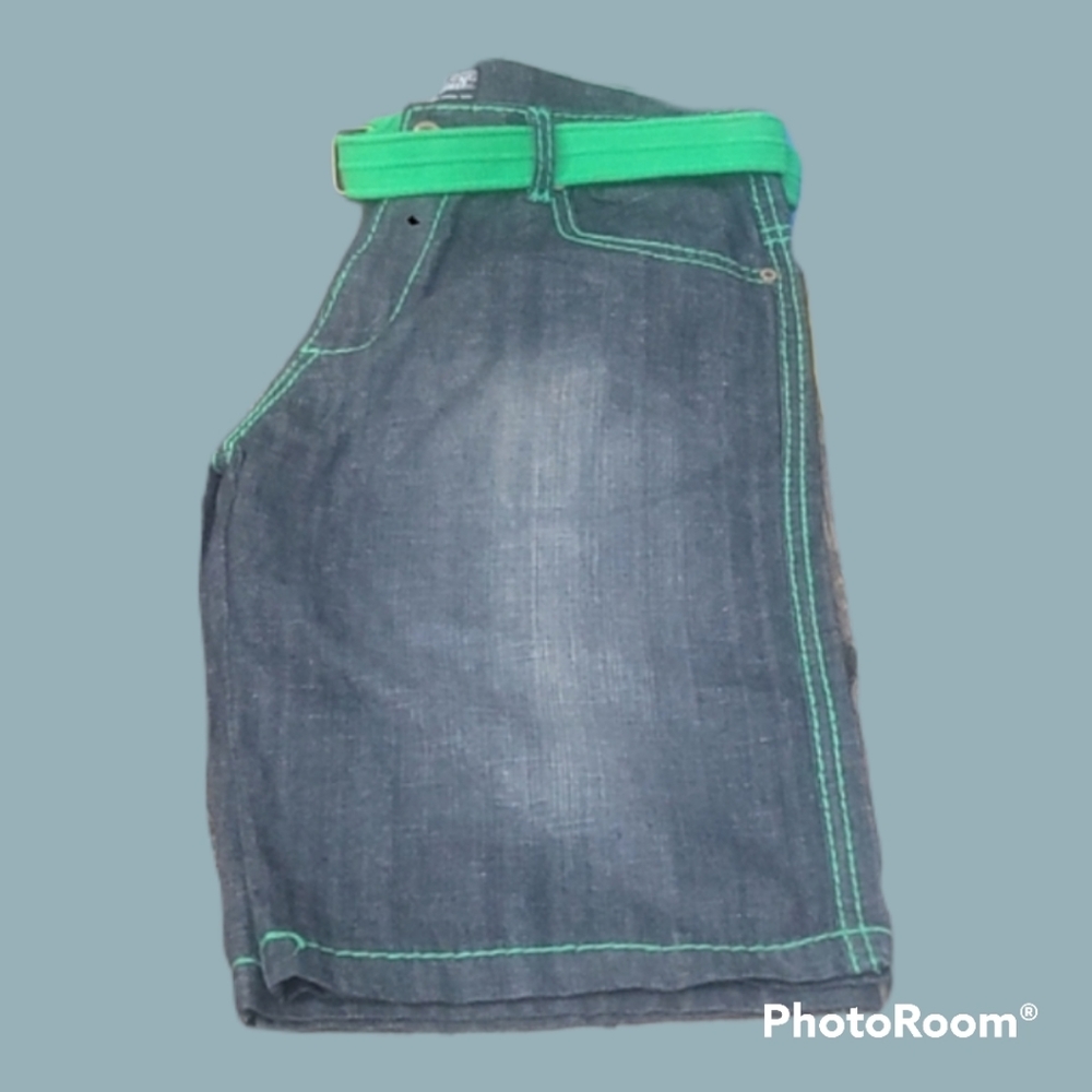Mens baggie Beyond the limit Jean Shorts with Belt